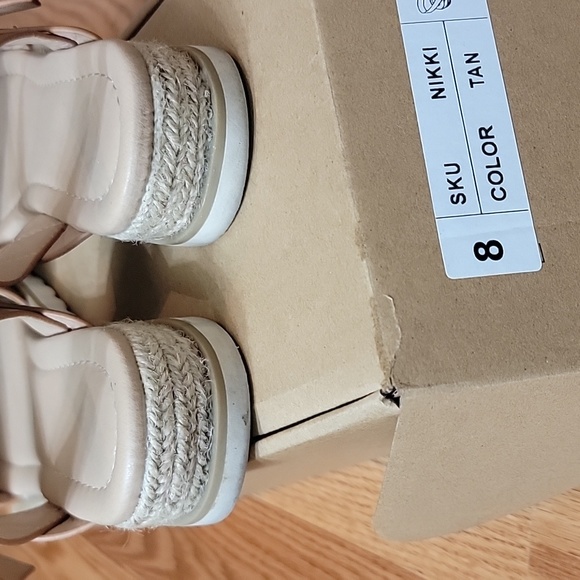 EUC Journee Collection Women's Nikki Wedge Espadrille Sandal Size 8 - Picture 9 of 10